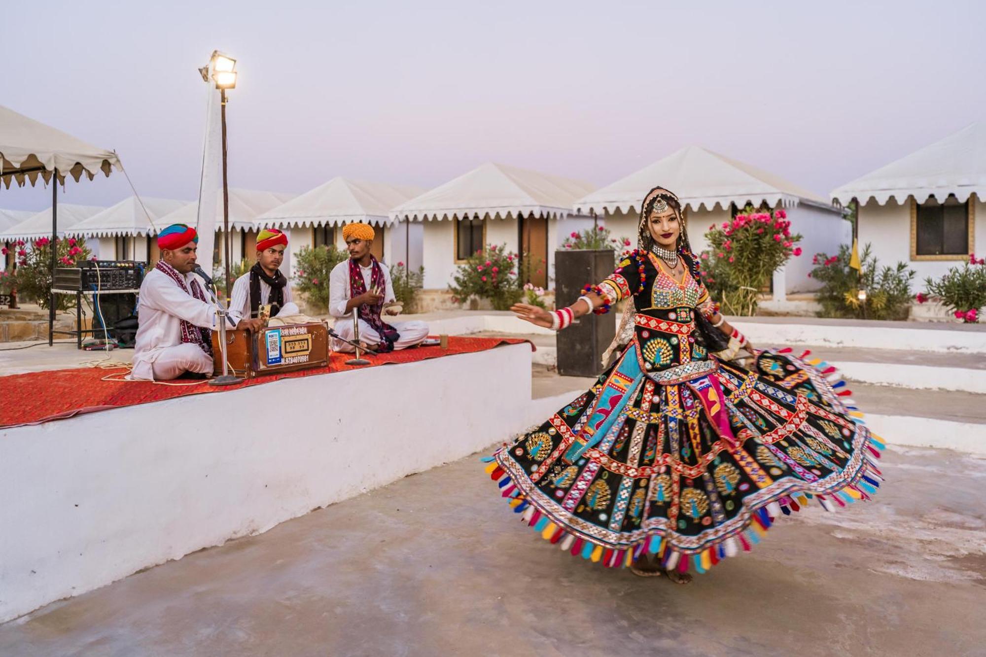 Sky Desert Safari Camp Jaisalmer Eksteriør bilde